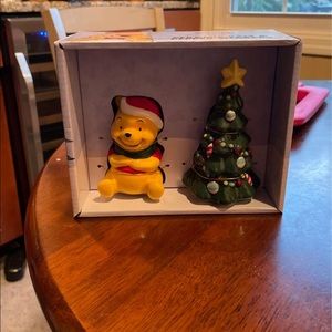 Disney christmas winnie the pooh salt and pepper shakers